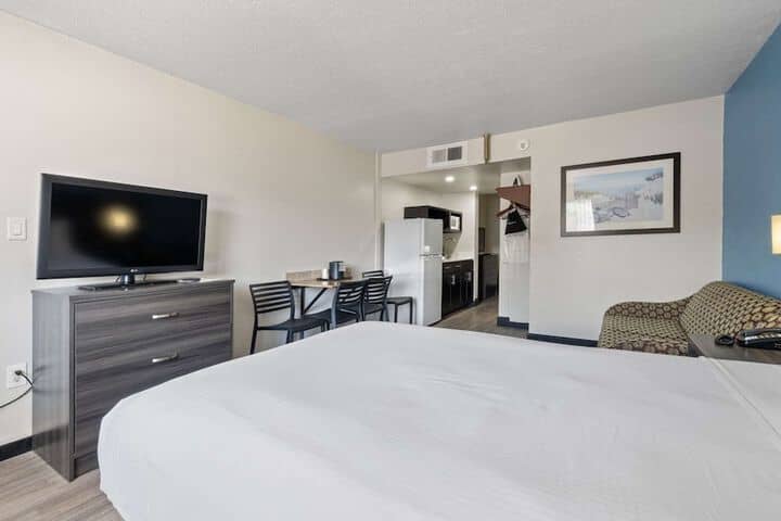 Room 16 of 46