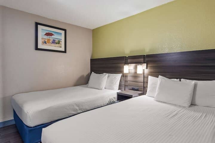Room 6 of 27