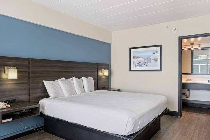 Room 10 of 46
