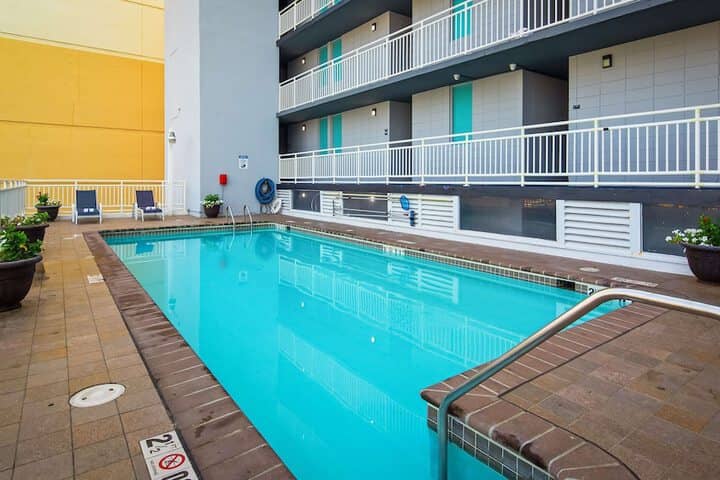 Pool 24 of 27