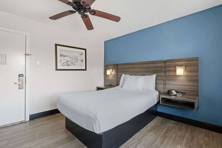 Room 19 of 46
