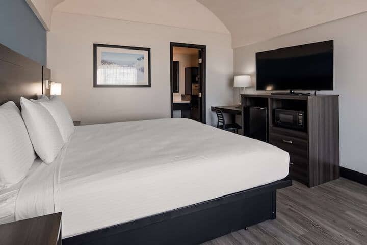 Room 4 of 46