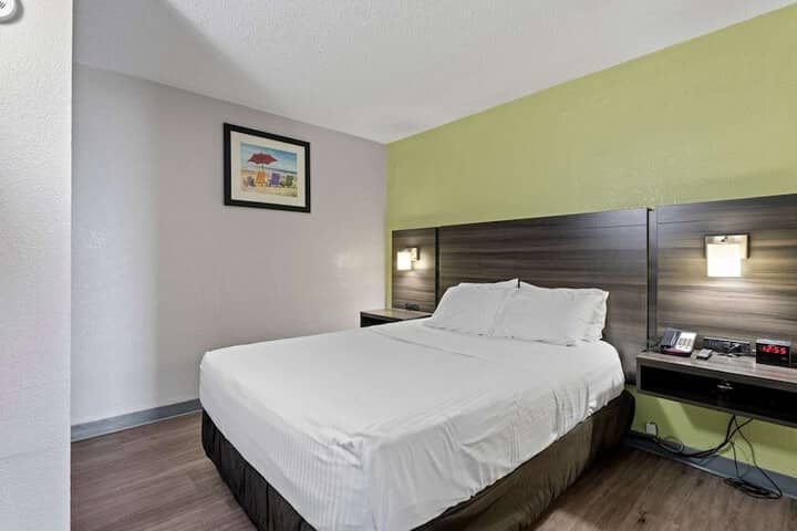 Room 7 of 27